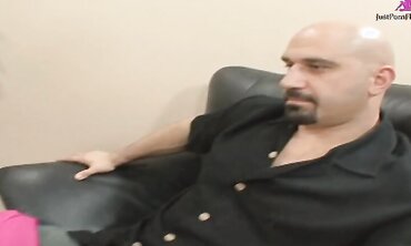 Jordan Kingsley Is A Horny Wife
