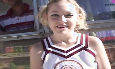 Cute Blonde Cindy Loo Gets Fucked in Her Tight Pussy