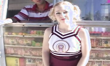 Cute Blonde Cindy Loo Gets Fucked in Her Tight Pussy