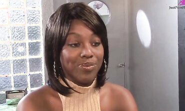 Sydnee Capri And Angel Banxxx Get Turned Out