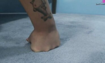 Andy San Dimas Gets Cum on Her Toes After a Great Fuck