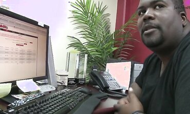 Victoria Lawson Gets Her Pussy Fucked Live In A Chat Room