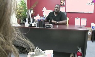 Victoria Lawson Gets Her Pussy Fucked Live In A Chat Room