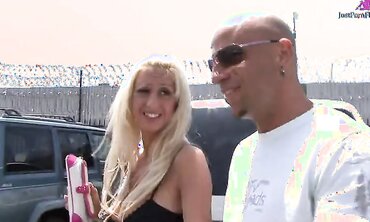 Reagan Anthony Is A Milf In Heat