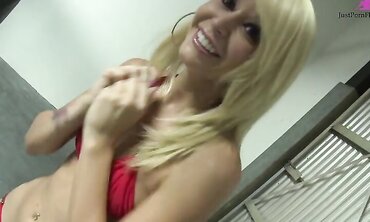 Lexi Summers Gets Banged In The Ring