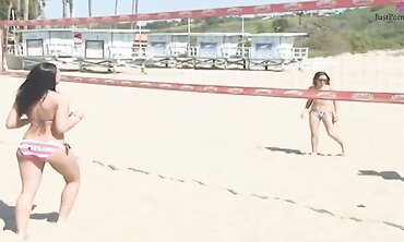 Rachel Starr and Friend Eat Each Other Out