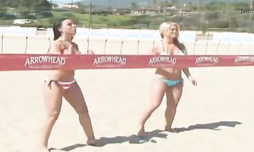 Rachel Starr and Friend Eat Each Other Out