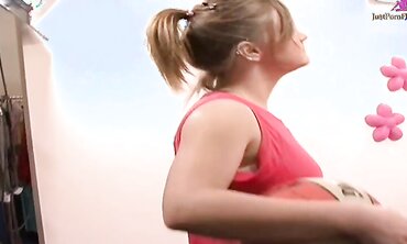 Cassidy Essence Fucks Her Coach After Her Hoop Lesson