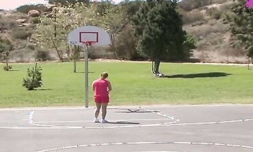 Cassidy Essence Fucks Her Coach After Her Hoop Lesson