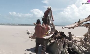 Druuna Diva Takes Dick On The Sandy Beach
