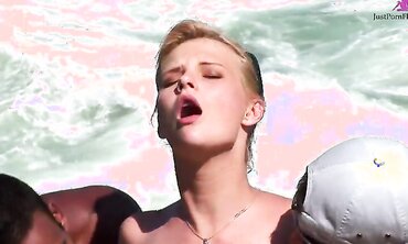 Tarra White Loves Sex By The Beach