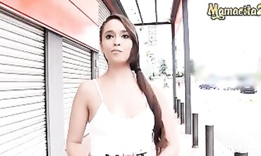Nikki Litte Celebrates Christmas With Juan Lucho