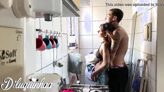 Peguei Minha Empregada e Tentamos Foder Antes da Chegada da Esposa