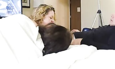 Cuckolded Wife Gives Girlfriend a Deepthroat