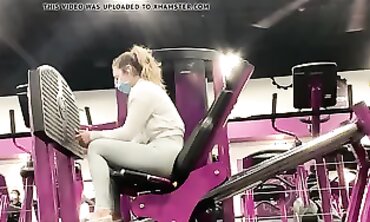 Gym Nineteen-Year-Old Love Does Gam Press