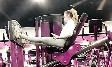 Gym Nineteen-Year-Old Love Does Gam Press