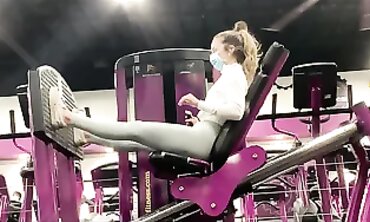 Gym Nineteen-Year-Old Love Does Gam Press