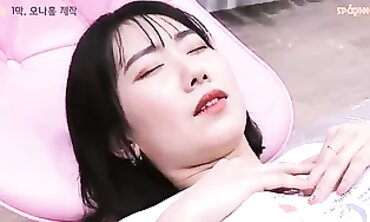 Korean Beauty Enjoes 69 and Bisexual Action