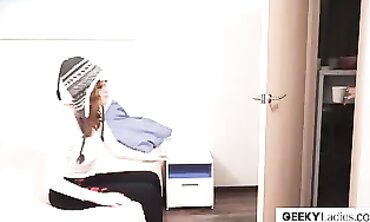 Nerdy Gisha Forza Gets Railed and Creampied