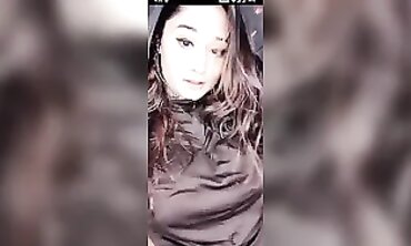 XXL Indian Bae Dances With Thick Slit