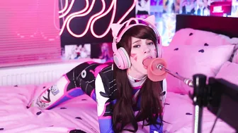 Overwatch D.Va Cosplay Rides a Fucking Machine