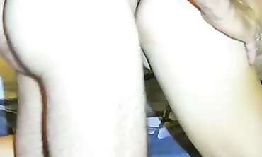 Hot MILF Lets Her Husband Gobble Cum From Her Pussy