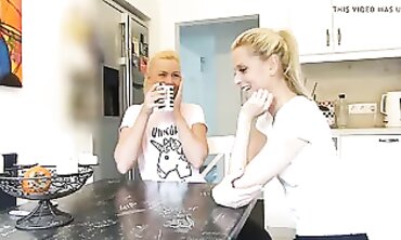 HeiBe Deutsche Lesben Fuckfest: Küssen und Fingern