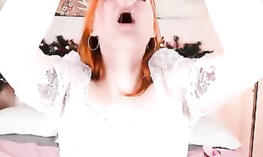 Lovely Redhead Webcam Slut Gives Deep Throat Blowjob