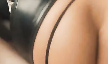 Voluptuous Catwoman in Latex Gets Creampie