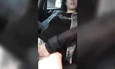 LilithGzy Gives Uber Driver Mind-Blowing Blowjob
