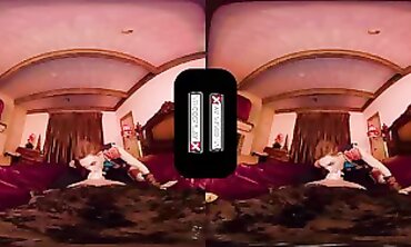 Ebony MILF Pamela Voorhees Enjoys Solo Homemade Masturbation