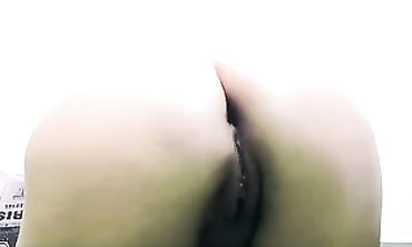 Unbelievable MILF Pulverizes Herself on Webcam Part 2