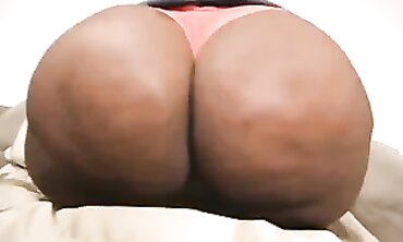 Chocolate's Massive Chocolate Donk Hips