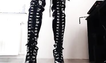 DominaAquolina JOI in Latex POV
