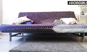 Alecia Fox: Intimate Russian Solo Session