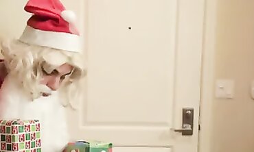Vanessa Cage Gets Plugged by Santa in a Hardcore Blowjob and Cumshot