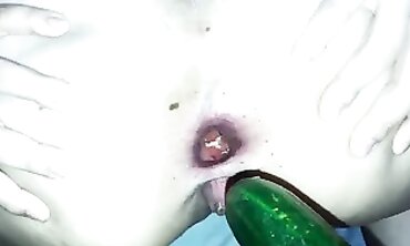 Doble Penetración: Verga y Pepino con Midoryhorny