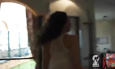 Detrás de Escena: Suite Favorita de una Milf Latina