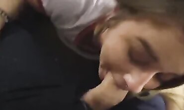 Mature MILF Teaches barely legal Guy How to Please an Old Woman