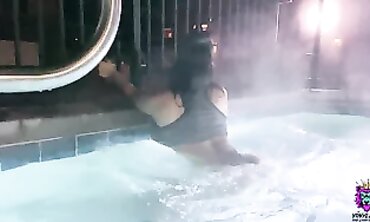 Slim Cougar With Huge Ass Switches Roles In Reverse Cowgirl