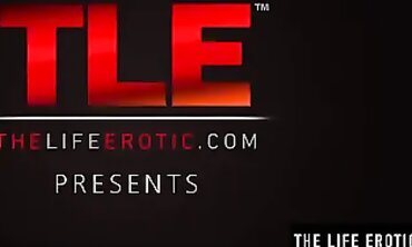 Blonde Bombshell Jerks Off To A Mind-blowing Orgasm - Sexy Blowjob & Facial