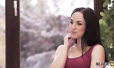Czech Beauty Takes Huge BBC Anal in 4K