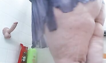SSBBW Miss Luna Magic Teases in the Shower