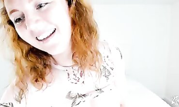 Haylee Love: Busty Canadian MILF Webcam POV