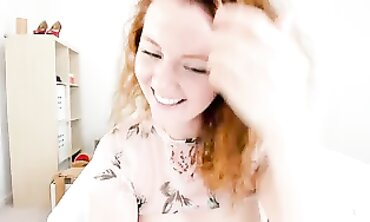 Haylee Love: Busty Canadian MILF Webcam POV