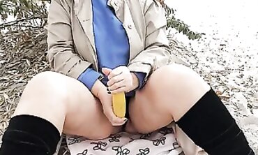 Juicy MILF Mom Pulverizes Herself with a Banana