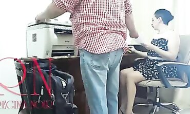 Office Spy Cam: Boss and Secretary Muff Slurp