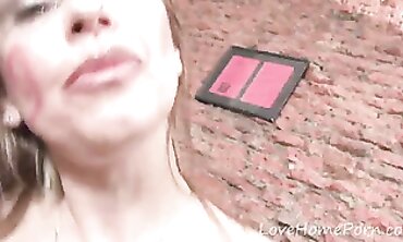 Sexy MILF Uses Magic Wand on Her Pussy to Orgasm