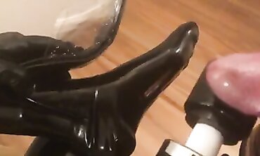 Amateur High Heel Mules and Latex Footjob