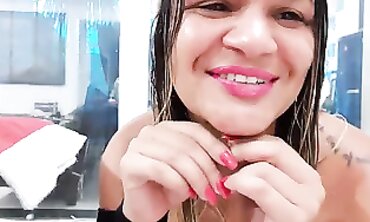 Paty Bumbums Christmas Bounty: Amateur Latina Ass